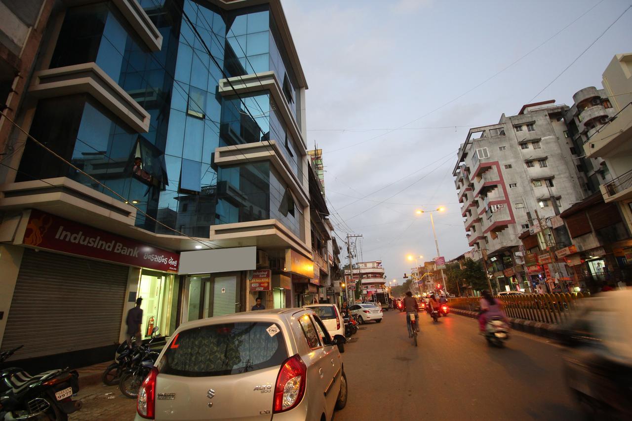 New Rajdhani Hotel 바도다라 외부 사진