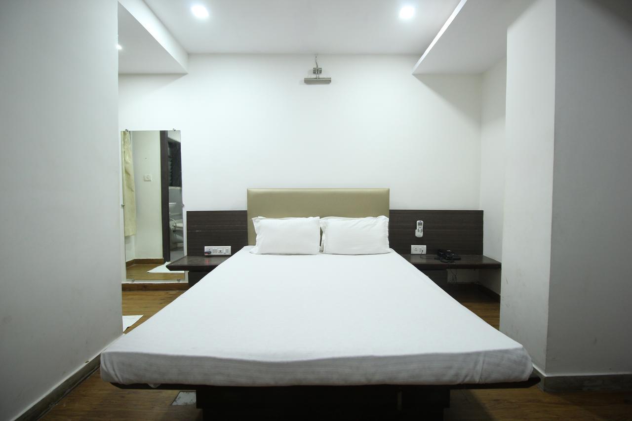 New Rajdhani Hotel 바도다라 외부 사진